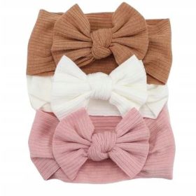   Gyermek fejpánt - Fehér apró keresztelő cipő, a legkisebb 9