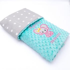   Baba takaró - Takaró paplan névvel és metrikus hímzéssel