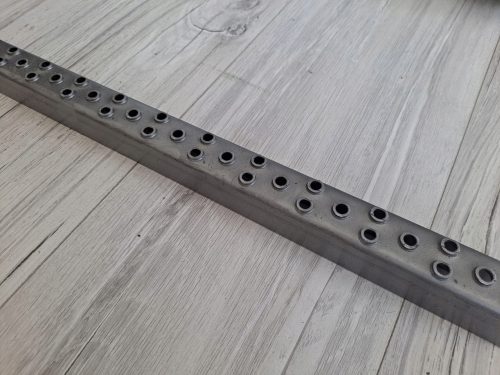 Lépcső élvédő profilok - Három -vetéses szint R3 1 MB
