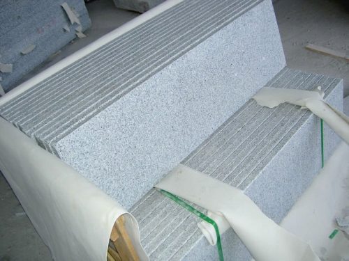 Külső lépcsők - Acélok granit szégyen Assople 150x33 kő