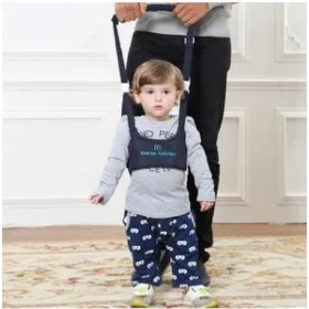  SÉTÁLÁST TANULÓ GYERMEKEK HEVEZÉS SÉTA ASS