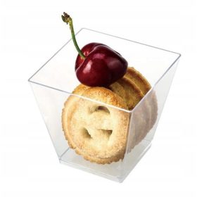   Eldobható étkészlet - Nagy trapéz alakú műanyag poharak 210 ml/25 db