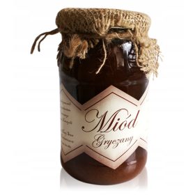 Fekete fokhagyma hámozott fogak gránátalma szószban