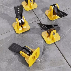 Fali csempe a padlóra.