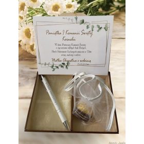    AZ ELSŐ SZENTÁLDOZÁS SZEMÉLYRE SZEREZETT AJÁNDÉKAI + toll