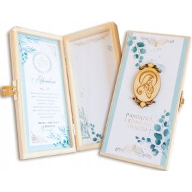    Az elsőáldozás emléktárgya fából készült éremmel *pénzes doboz*