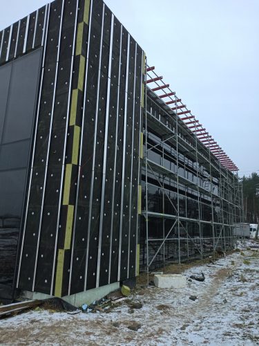 Szellőztetett homlokzat Szinterezett anyagok, szálcement, HPL, építészeti beton