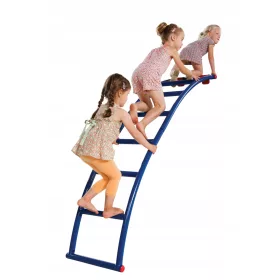 Fém létra fából készült játszótérhez