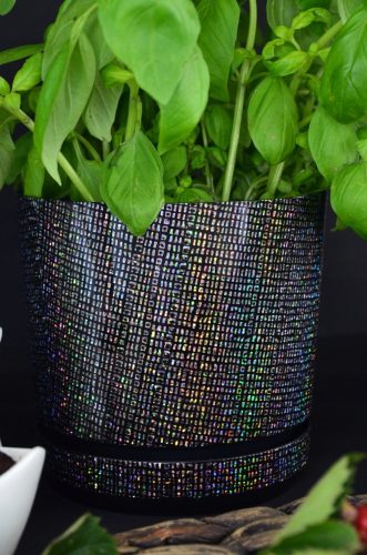  Kerd virágcserép 31 cm x 32,5 x 31 cm átmérője 32,5 cm műanyag fekete, szürke és ezüst árnyalatai, sárga és arany árnyalatai, többszínű