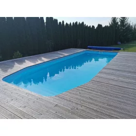 Téglalap alakú medence 950 x 360 cm