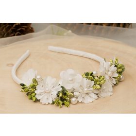    úrvacsora fejpánt, fehér virágok úrvacsorára, gyöngydíszek hajra, úrvacsora