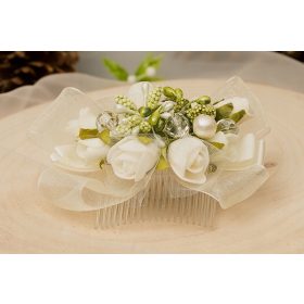    Gyönyörű hajfésű, úrvacsora dekoráció, fehér rózsák, esküvő, úrvacsora