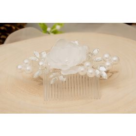    Fehér hajfésű, úrvacsora fejdísz, strassz, gyöngy, esküvői áldozás