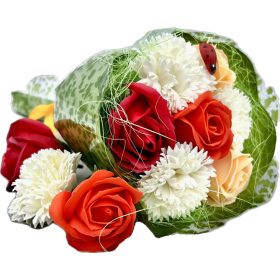    Egyedülálló ajándék anyának anyák napjára: egy csokor szappanrózsa és virág