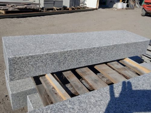 Lépcső egyszerűen www.granitstrzegomski.pl gránit 30 cm